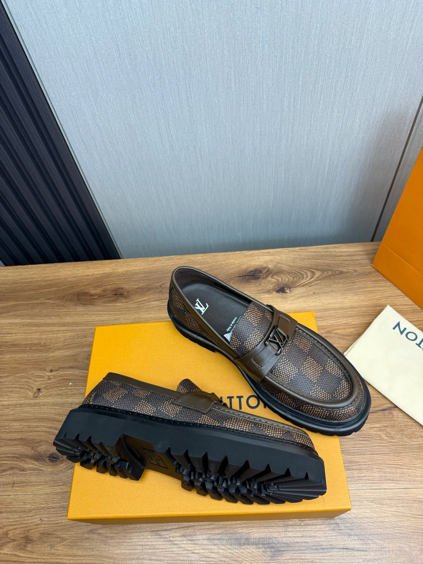 Men's shoes 💰640💰 LV. - Men's business casual leather shoes, top quality cow products. 1:1 shipment ⬆️Luxury and noble 👞All imported original brand leather materials, just to create a more comfortable wearing experience, upper: original cowhide ➕Imported full cow lining, original outsole ✔️36-45 (38.45 non-refundable)